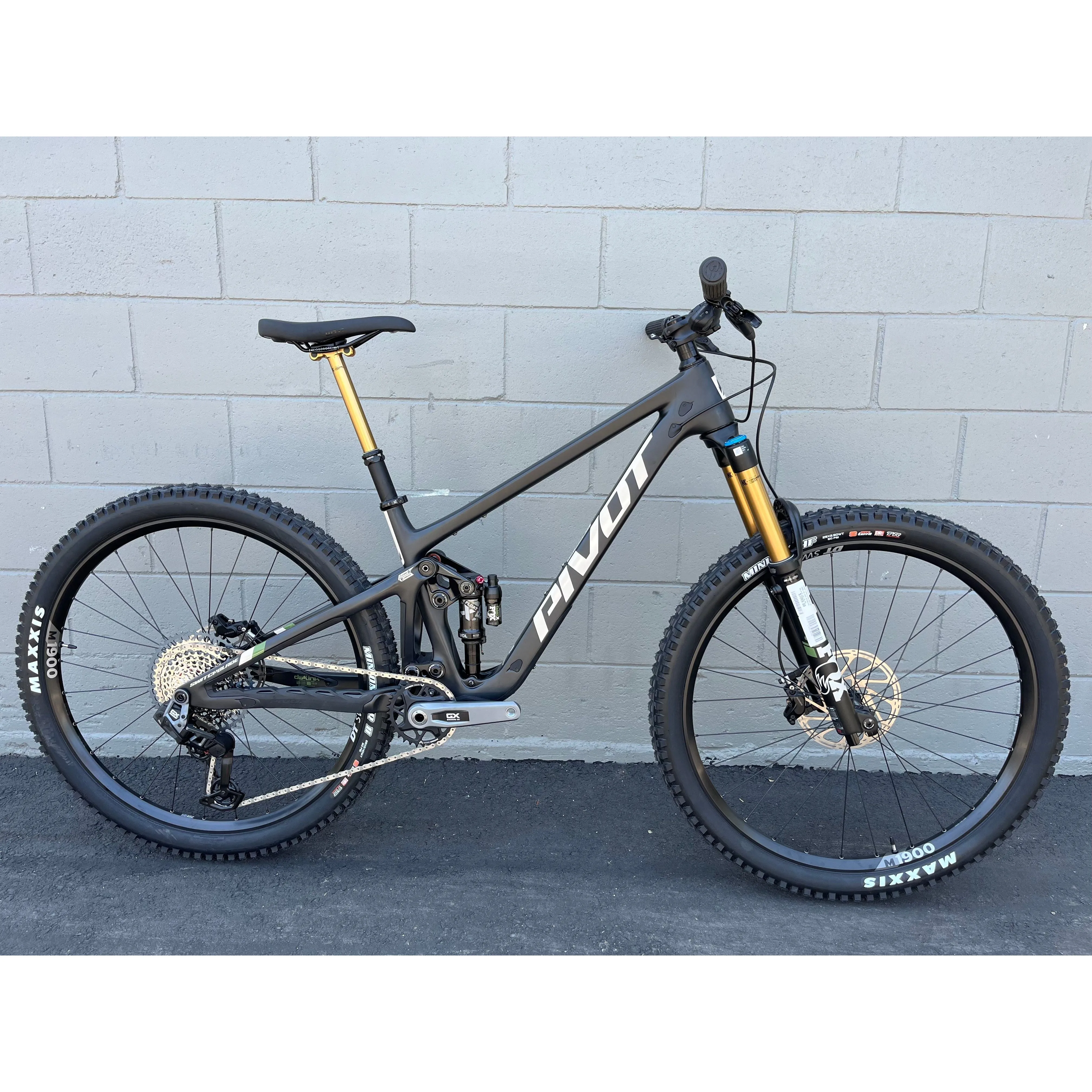 2024 Pivot Switchblade Ride GX AXS Transmission, Alloy Wheels w/ Fox Factory Fork Upgrade — Call for sale pricing