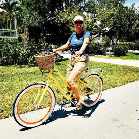 sixthreezero EVRYjourney Women's 24" 3 Speed Step-Through Touring Hybrid Bicycle