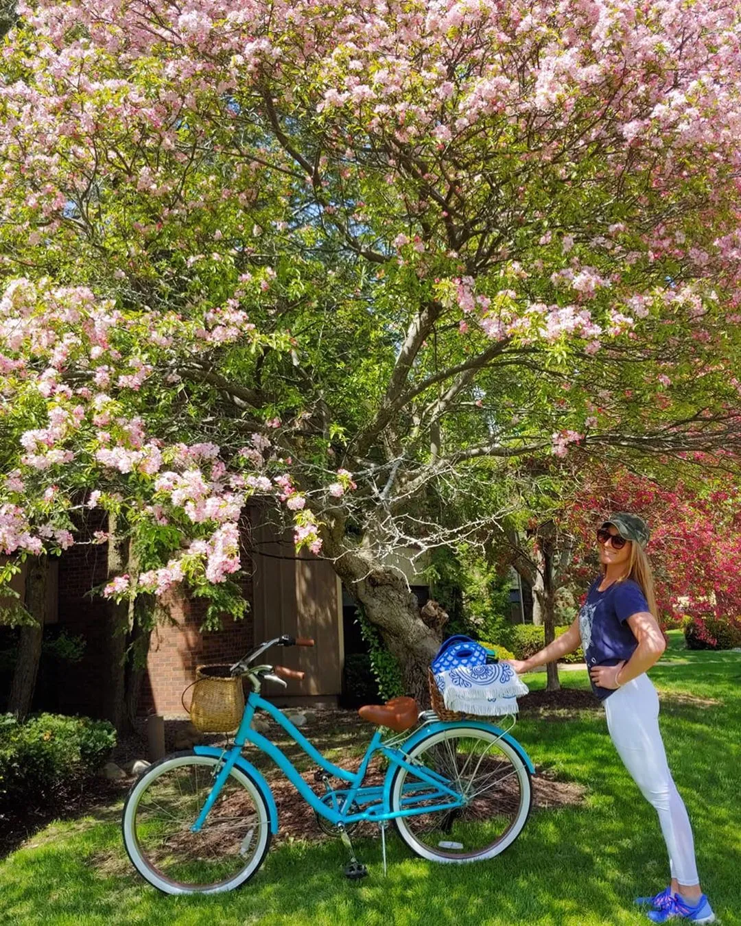 sixthreezero EVRYjourney Women's 24" 3 Speed Step-Through Touring Hybrid Bicycle