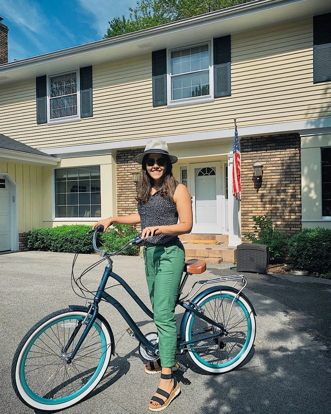 sixthreezero EVRYjourney Women's 24" 3 Speed Step-Through Touring Hybrid Bicycle