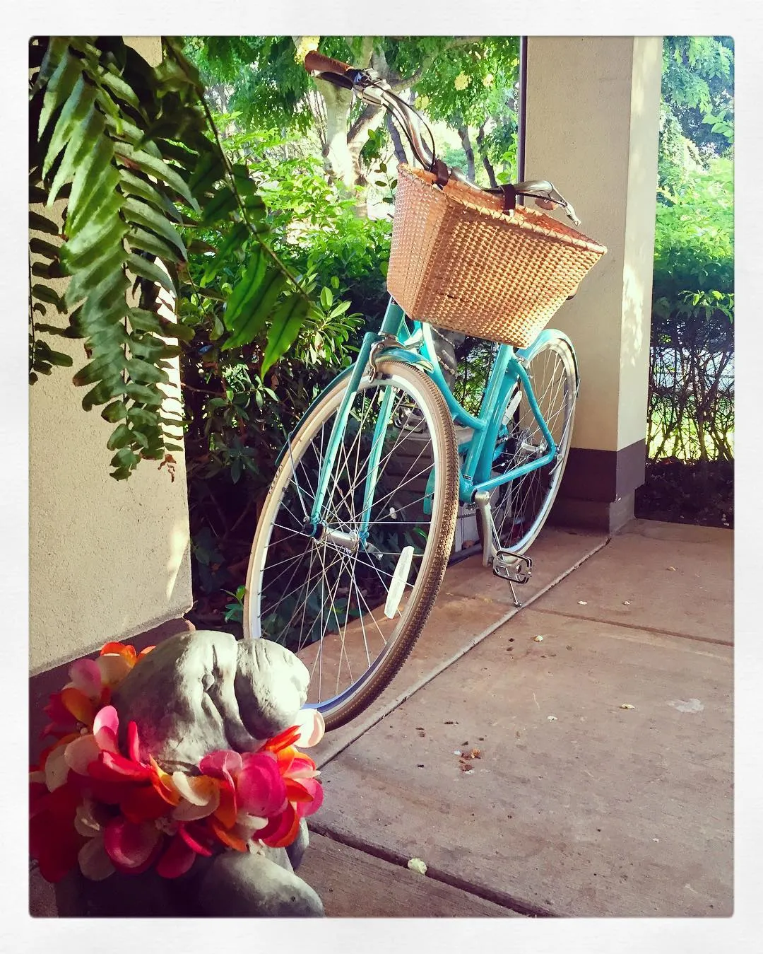 sixthreezero Ride in the Park Women's 3 Speed Touring City Bike with Rear Rack
